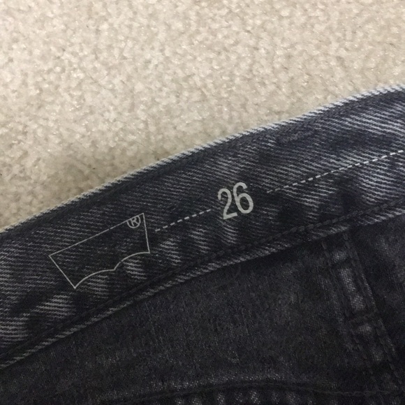 Levis - Picture 3 of 4